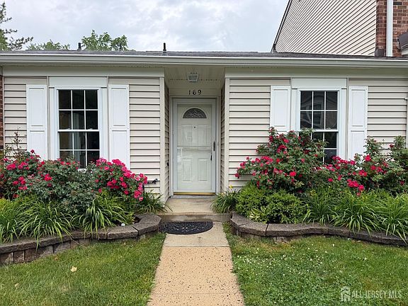 2nd image of 169 Devon Ct