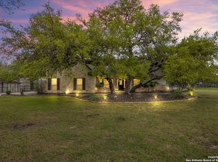 905 Deep Water Dr, Spring Branch, TX 78070