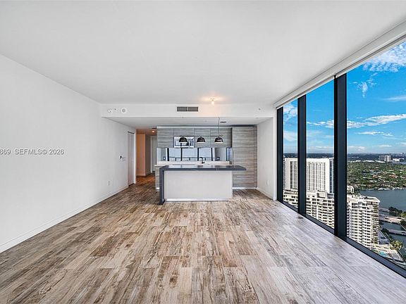 3rd image of 650 NE 32nd St #4407