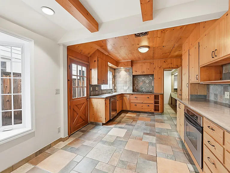 20 Kent Pl — Photo 38