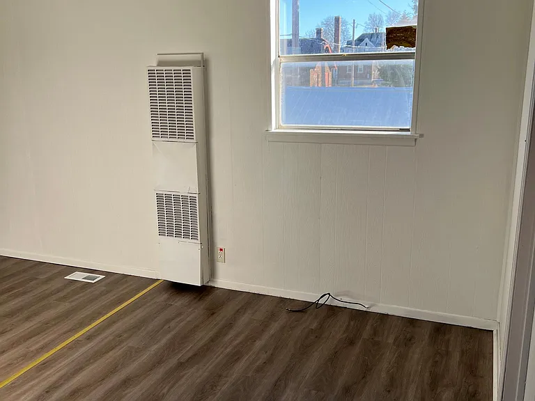 713 S Moffet Ave #1/2 — Photo 3