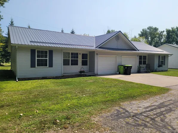 310 Parkview St, Pinconning, MI 48650