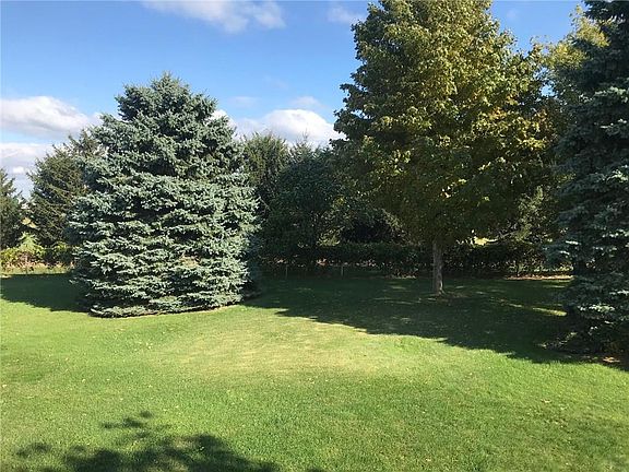 2nd image of 1911 Lola Ln