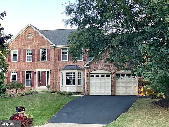 3rd image of 8639 Cross Chase Ct