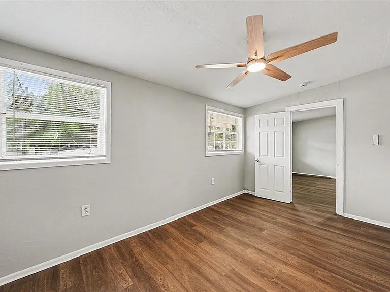 4022 E Henry Ave — Photo 14
