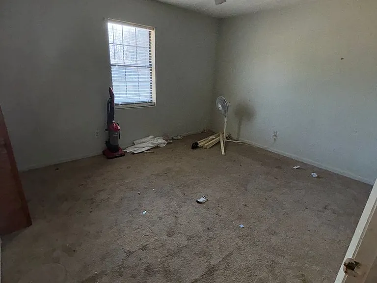 Feemster Lake Apartments — Photo 15