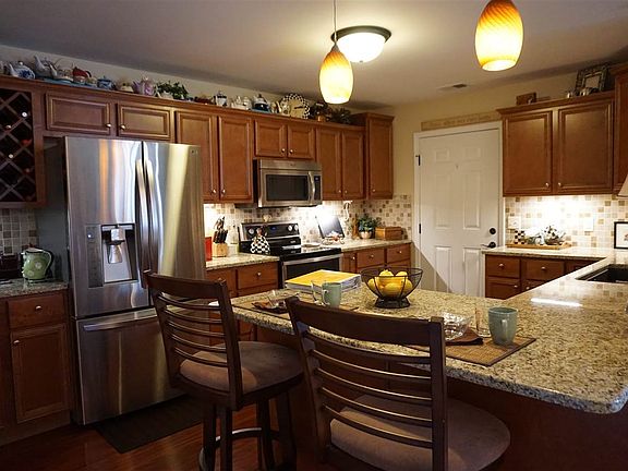5th image of 7307 Lyons Ct