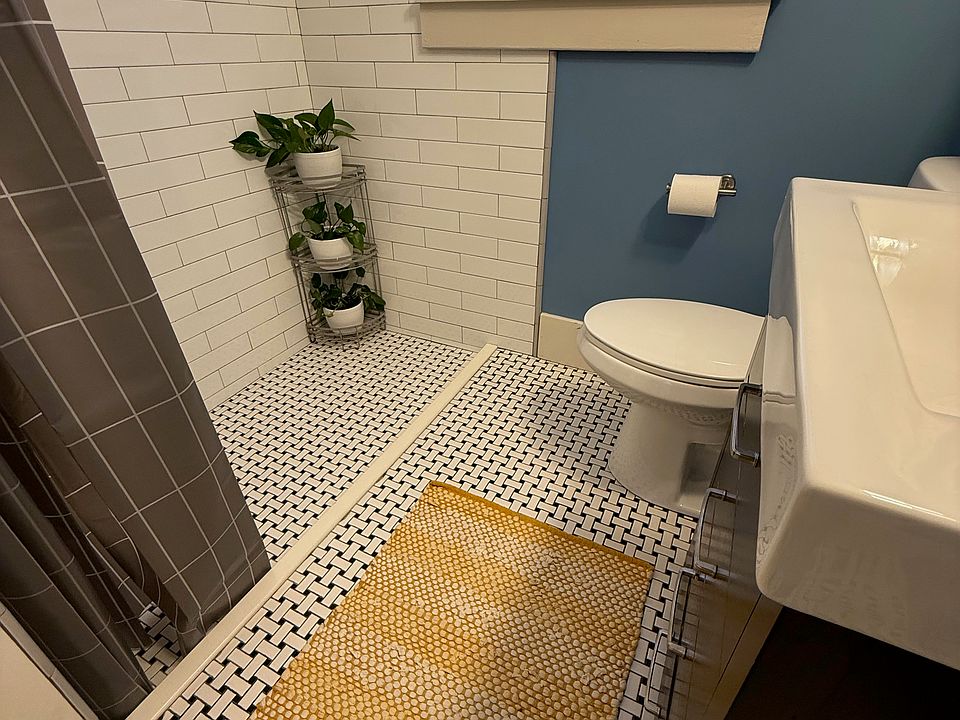 Full Bath Tile Floor
