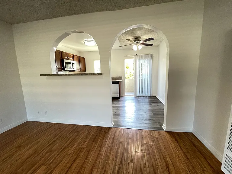 271 Parke St — Photo 7