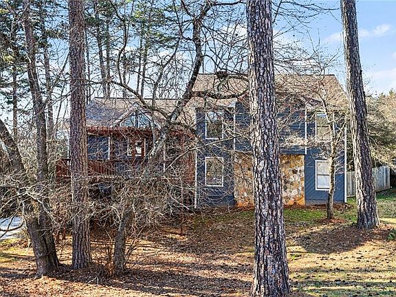 3rd image of 2711 Old Coach Rd