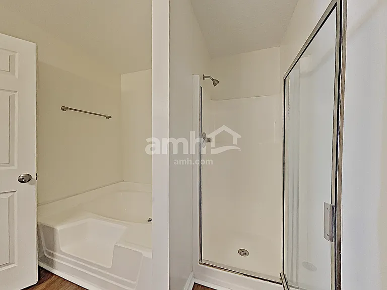 2148 Spring Hill Cir — Photo 11