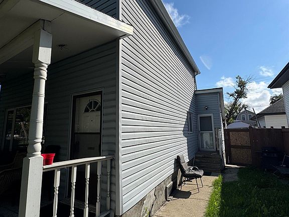 4th image of 11147 97th St NW