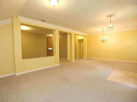 3rd image of 617 Mossycup Oak Dr