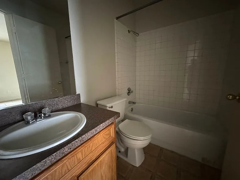 1106 Lansberry Ct — Photo 17