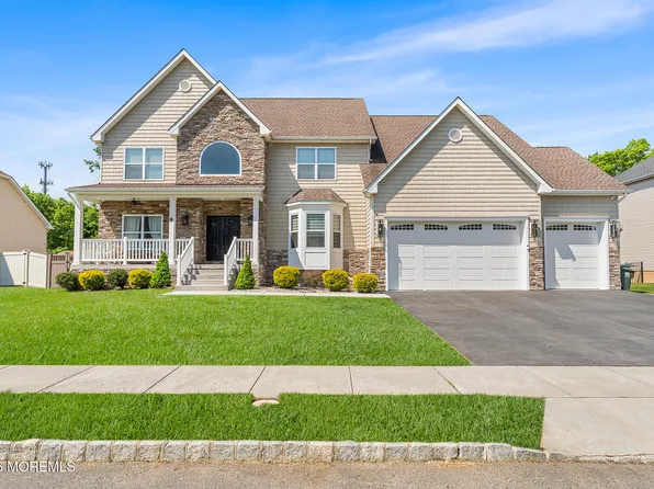 8 Cindy Court, Howell, NJ 07731