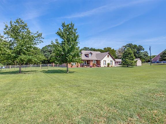 5th image of 152 Harmony Cir