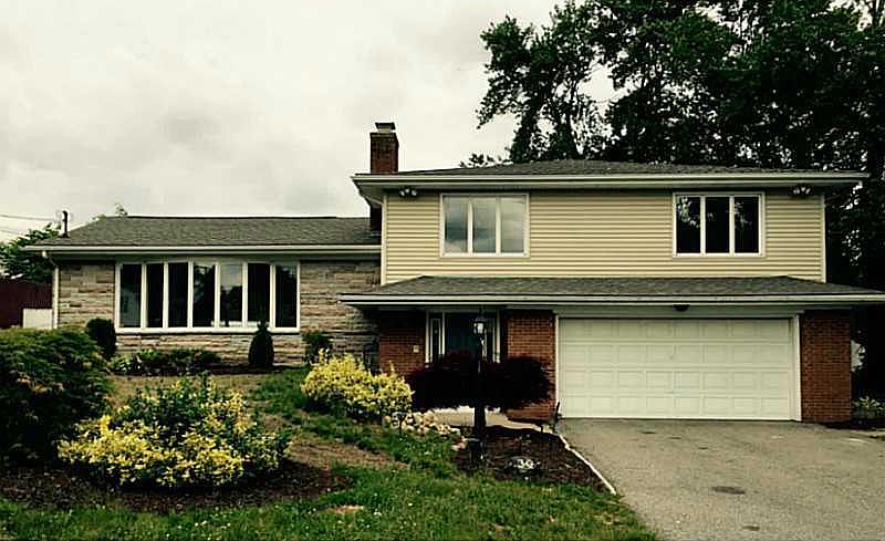 1st image of 30 Pinewood Dr