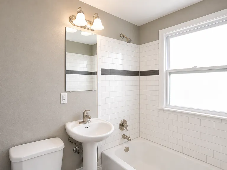 Warwick Court Townhomes — Photo 18