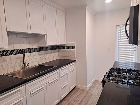 5th image of 401-405 Westbourne St #401