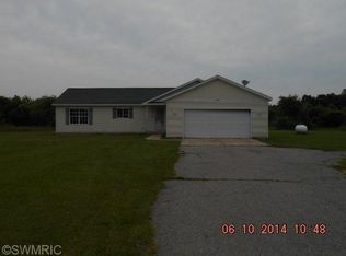 6331 Orchard Trl, Fennville, MI 49408