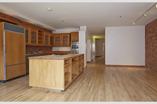 Sold by Stribling | media 1