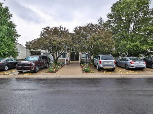 9810 Regatta Dr Unit 107, Cincinnati, OH 45252