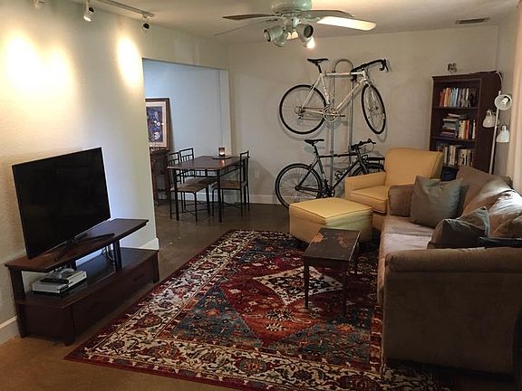 4th image of 160 E Vista Del Cerro Dr