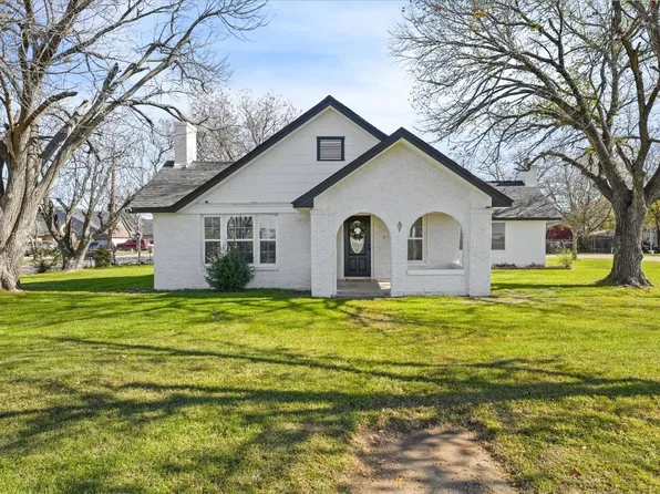 5801 Wichita St, Forest Hill, TX 76119