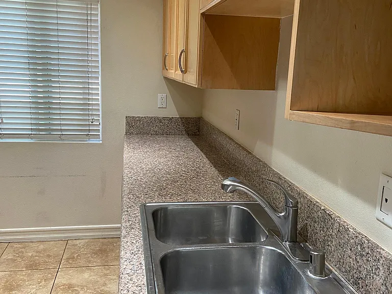 2410 N Naomi St #114 — Photo 1