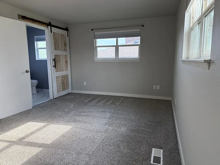 204 Hillcrest Dr — Photo 18