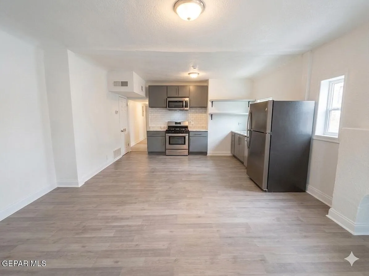 2 bed, 1.0 bath, 1040 sqft, $1,150 — Photo 3