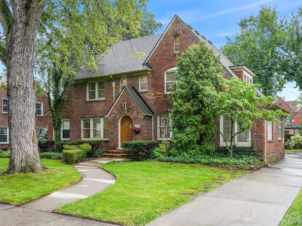 1113 Bedford Rd, Grosse Pointe Park, MI 48230