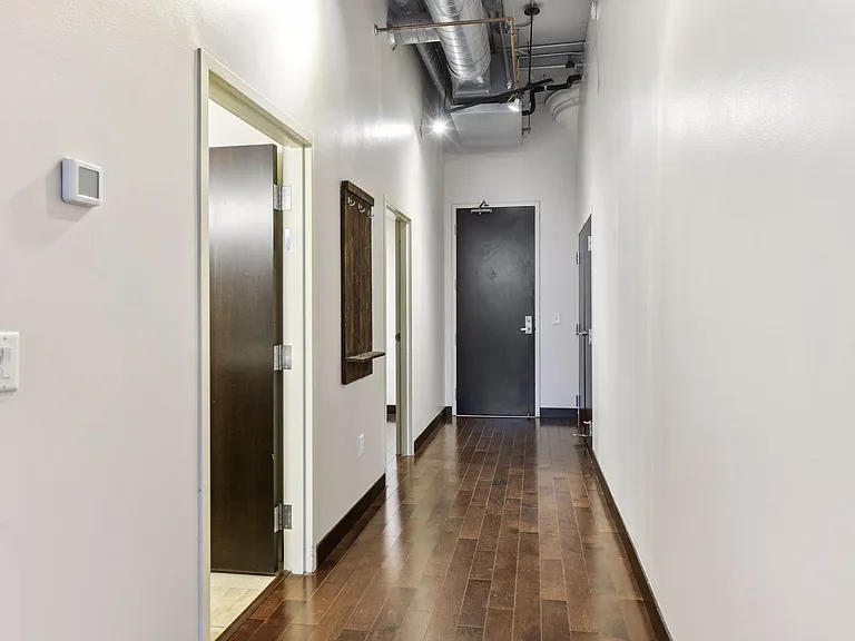 618 Washington Ave N #200 — Photo 18