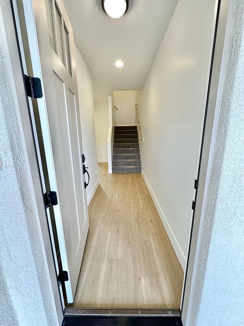 4 bedroom, 2.5 bathrooms Home! — Photo 4