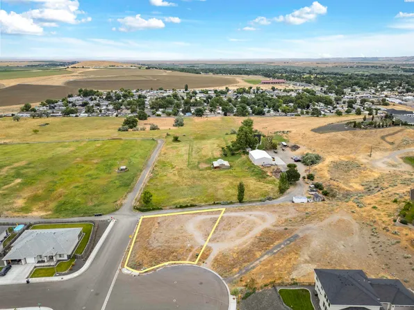 6594 Caspian Pl, West Richland, WA 99353