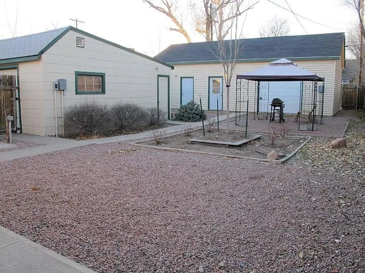 2207 Court St #B — Photo 13