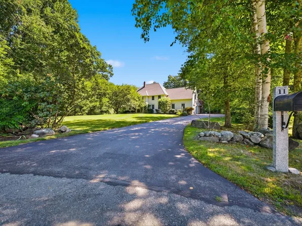 11 Olde Village Rd, Salem, NH 03079
