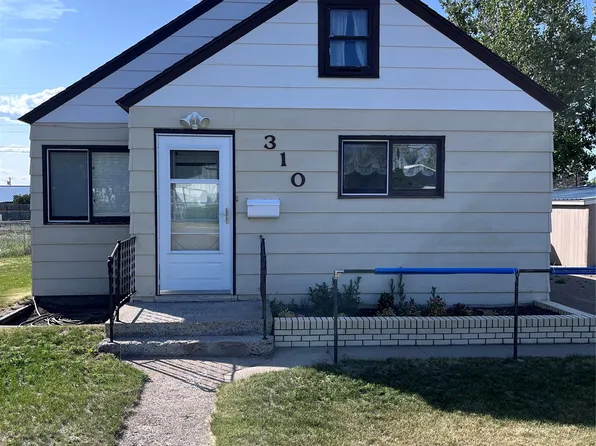 310 3rd Ave SE, Cut Bank, MT 59427