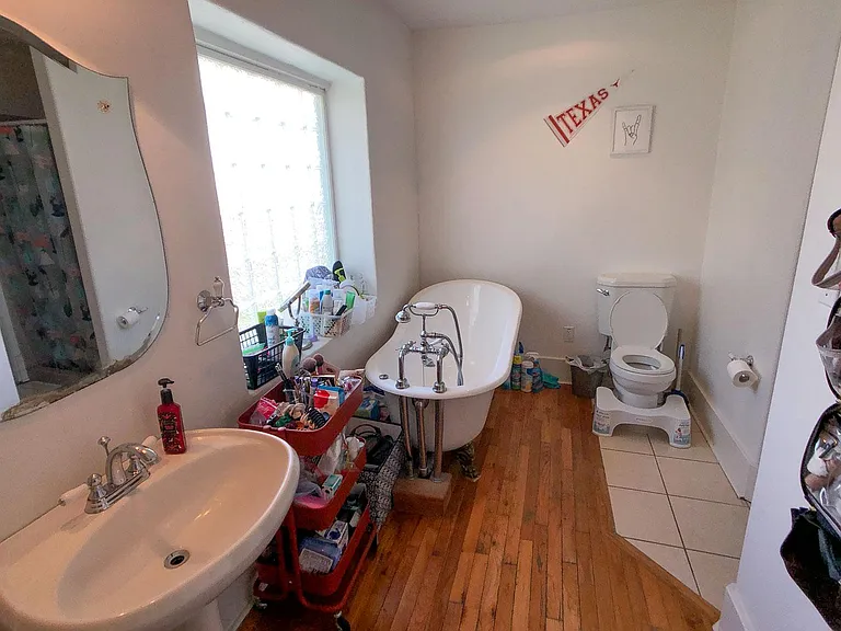 5100 Avenue H #A — Photo 9