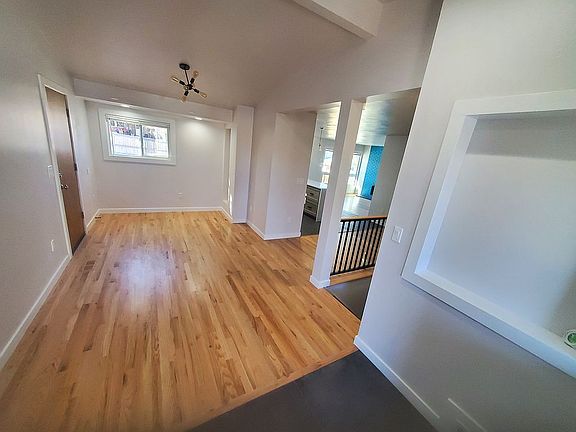 Front entryway / dining