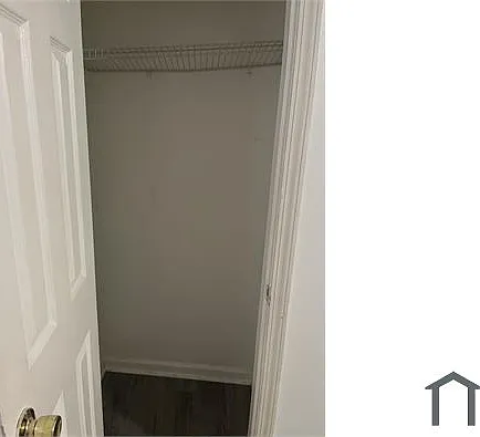 4222 N Claiborne Ave — Photo 2