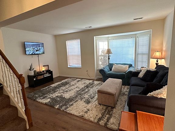 3rd image of 314 Meetinghouse Ln #314