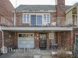 5764 79th St, Middle Village, NY 11379
