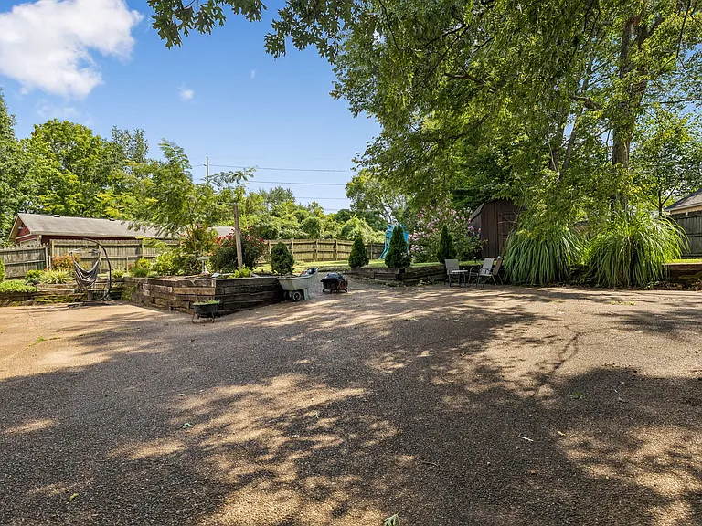 3317 Marcus Dr — Photo 2