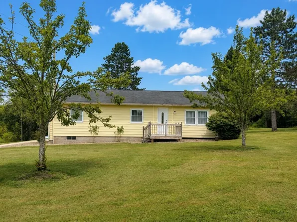 10135 Sampson Rd, Erie, PA 16509