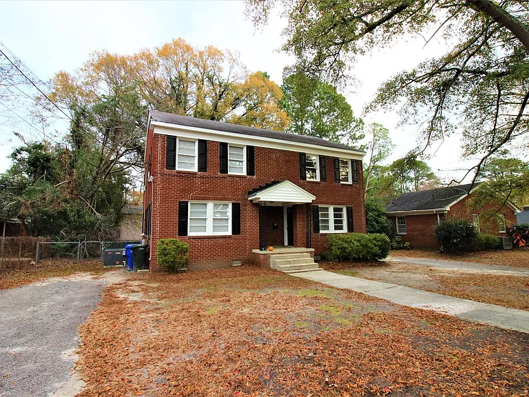 505 S Oak St — Photo 2