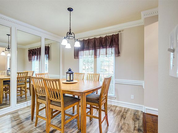 5th image of 12423 Exbury Ct