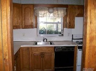 37 Henhawk Rd, Baldwin, NY 11510