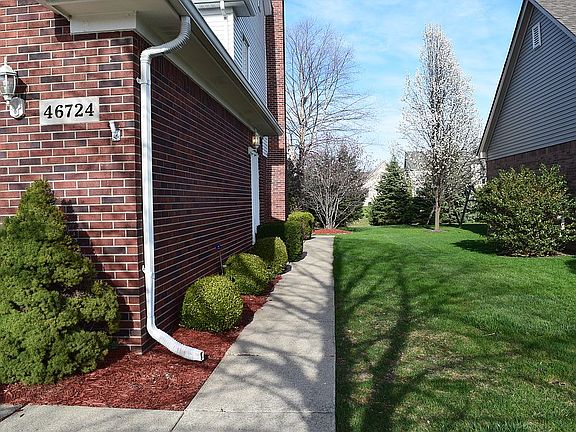 2nd image of 46724 Glen Pointe Dr