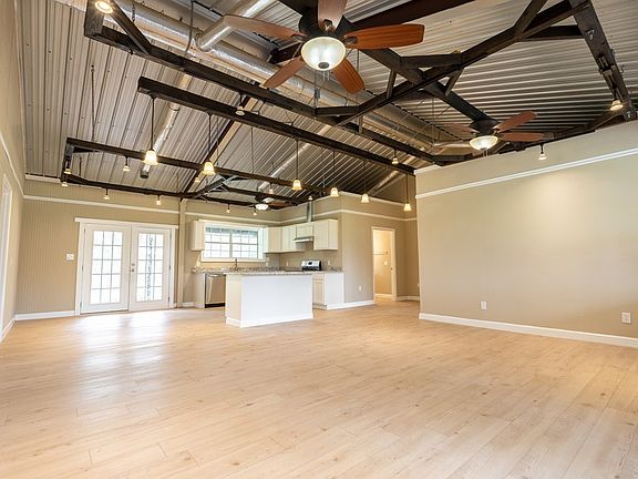 3rd image of 32 Pinetucky Rd